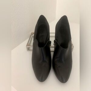 Calvin Klein Jeanna Womens Black Leather Heel Stiletto Ankle Bootie